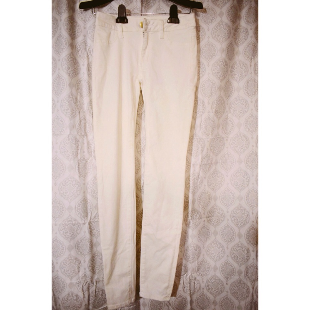 American Eagle White Jeans